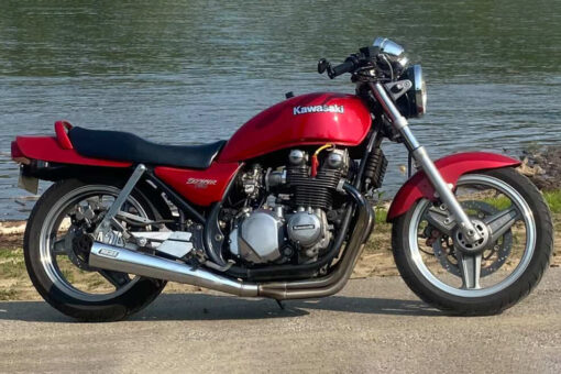Murray's Carbs on a Kawasaki Zephyr 750.